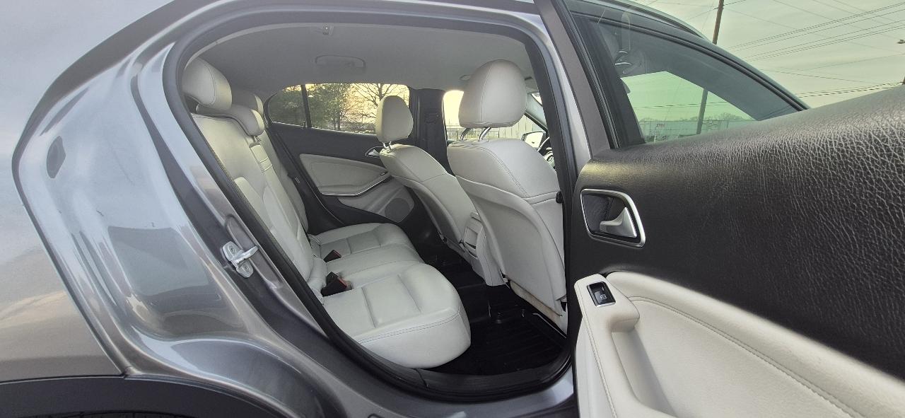 Mercedes-Benz GLA-Class GLA250 2015