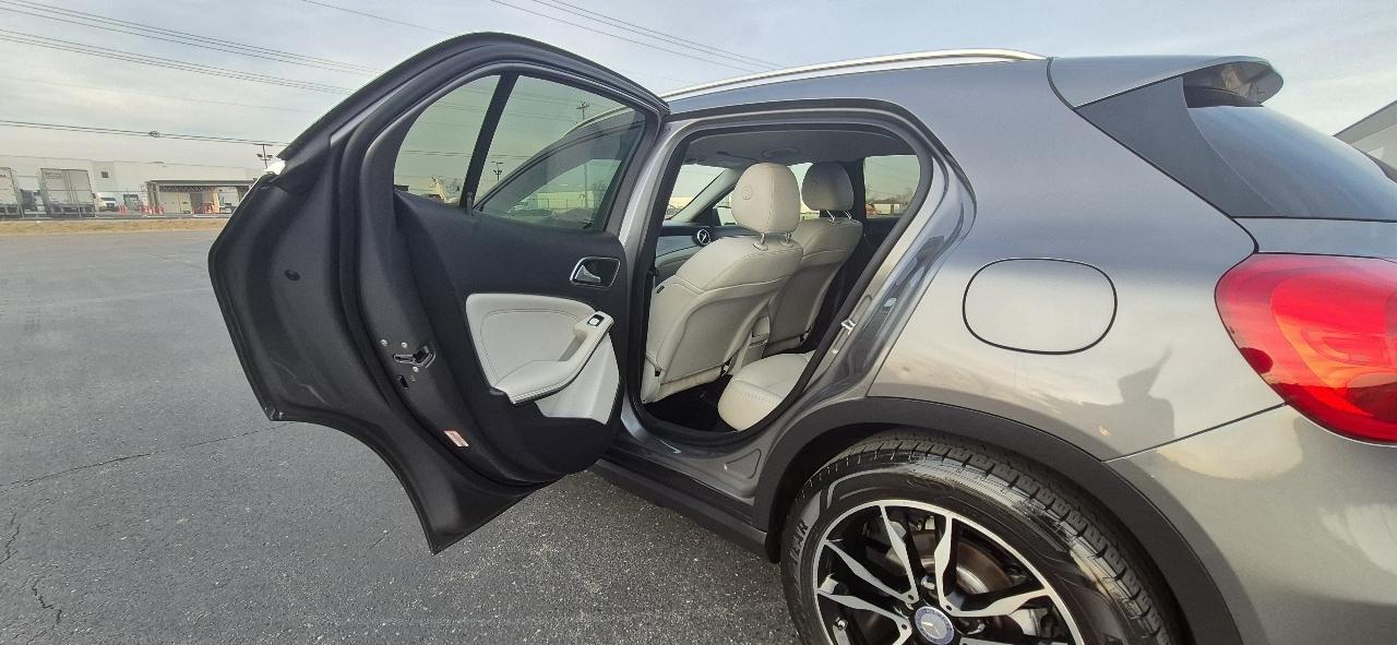 Mercedes-Benz GLA-Class GLA250 2015