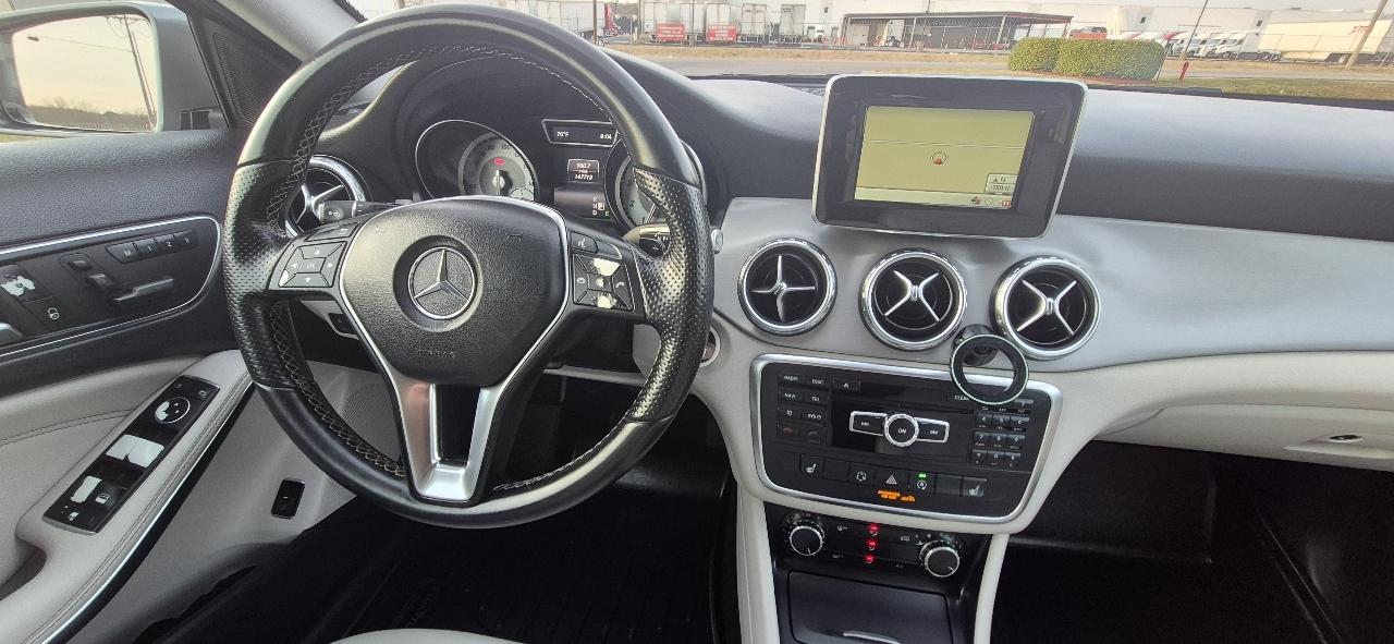 Mercedes-Benz GLA-Class GLA250 2015