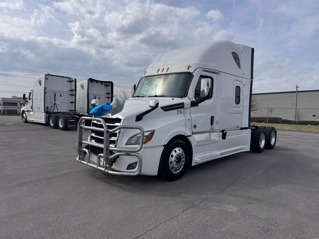 Freightliner Cascadia  2023