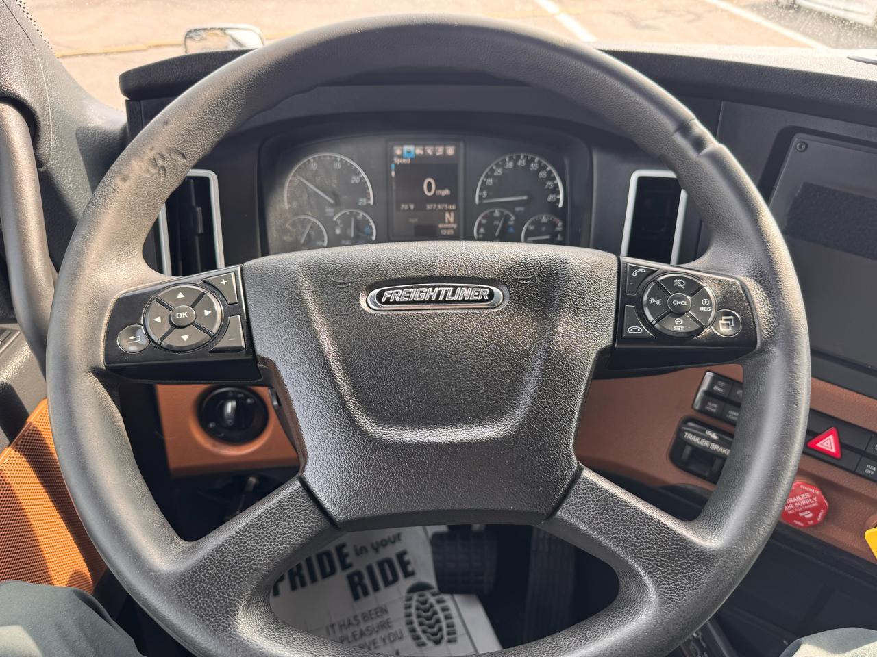 Freightliner Cascadia  2023