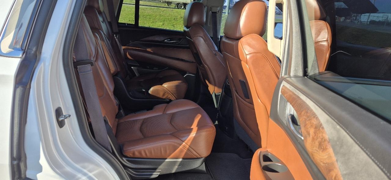 Cadillac Escalade Luxury 4WD 2017