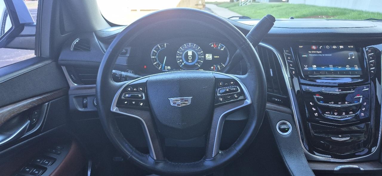 Cadillac Escalade Luxury 4WD 2017