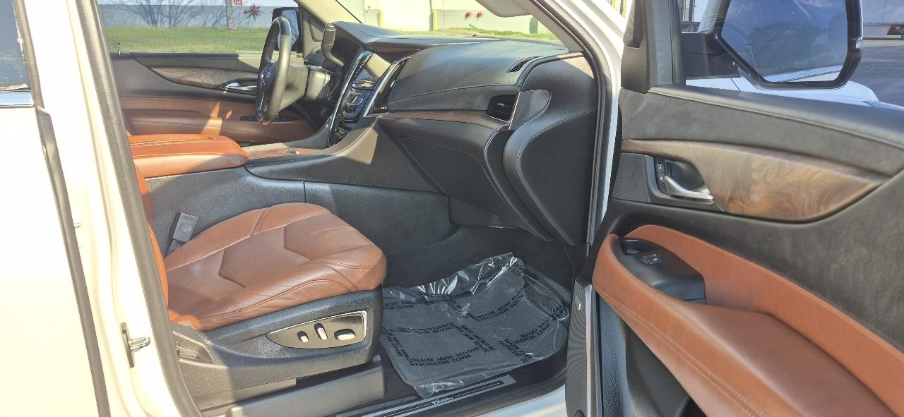 Cadillac Escalade Luxury 4WD 2017