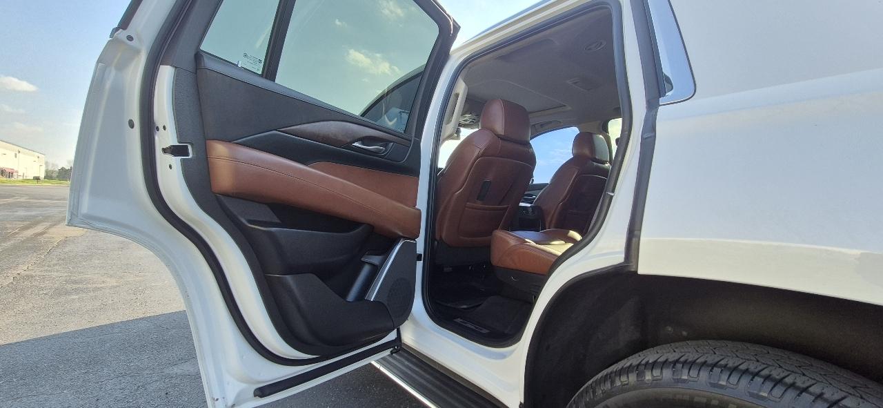 Cadillac Escalade Luxury 4WD 2017