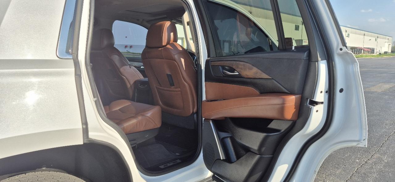 Cadillac Escalade Luxury 4WD 2017