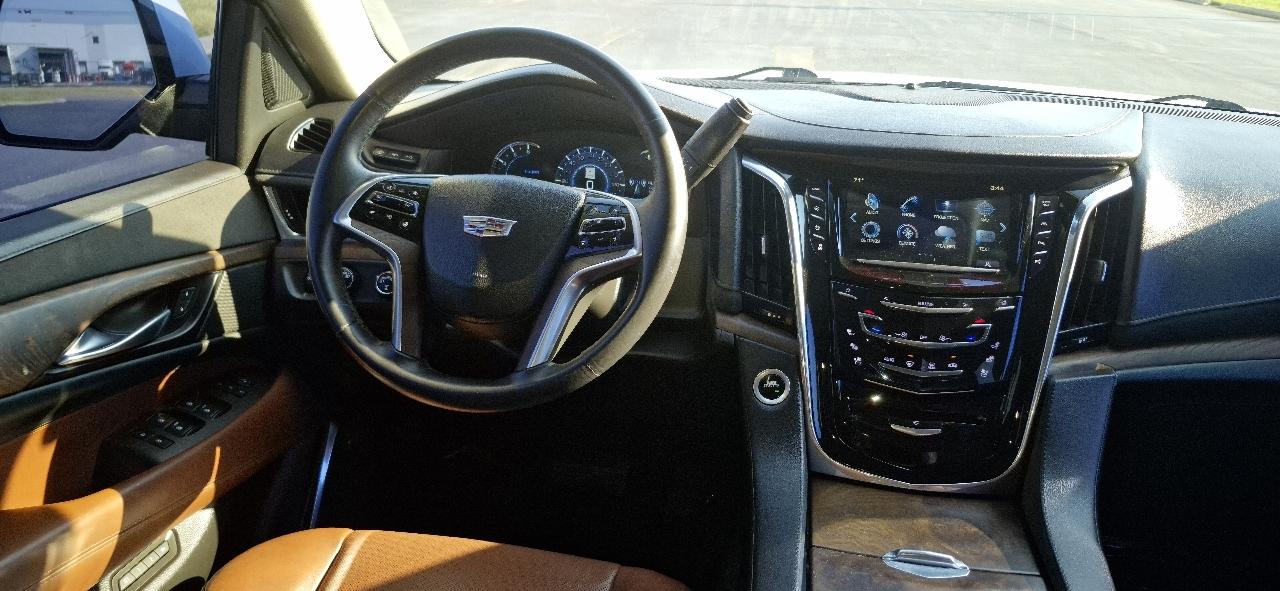 Cadillac Escalade Luxury 4WD 2017