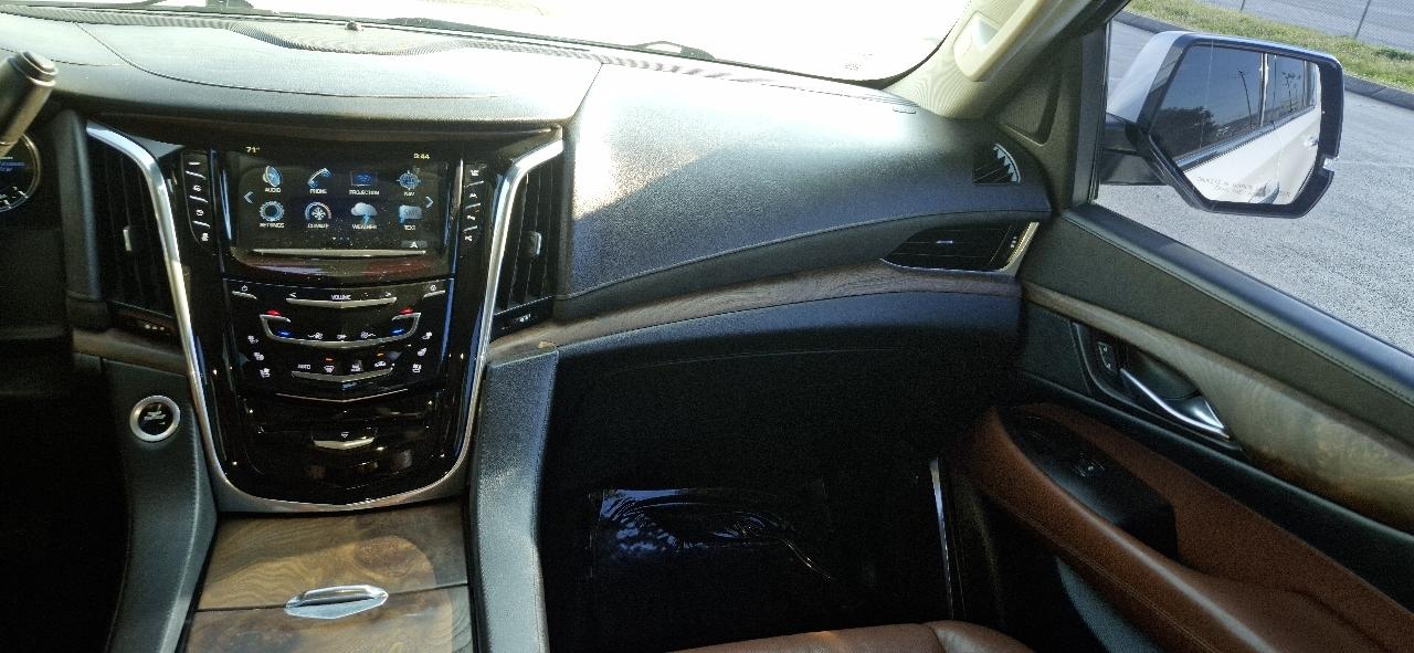 Cadillac Escalade Luxury 4WD 2017