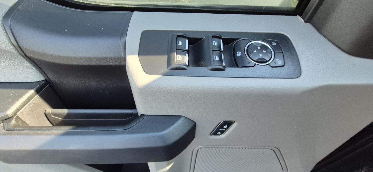 Ford F-150 4WD SuperCrew 145" STX 2018