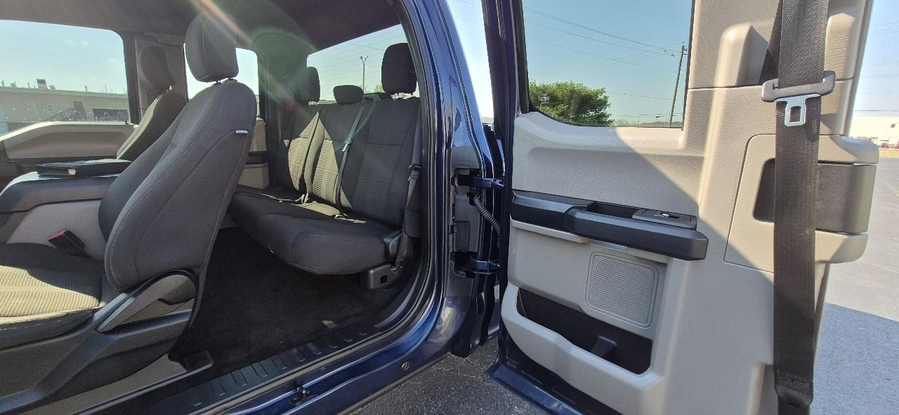 Ford F-150 4WD SuperCrew 145" STX 2018