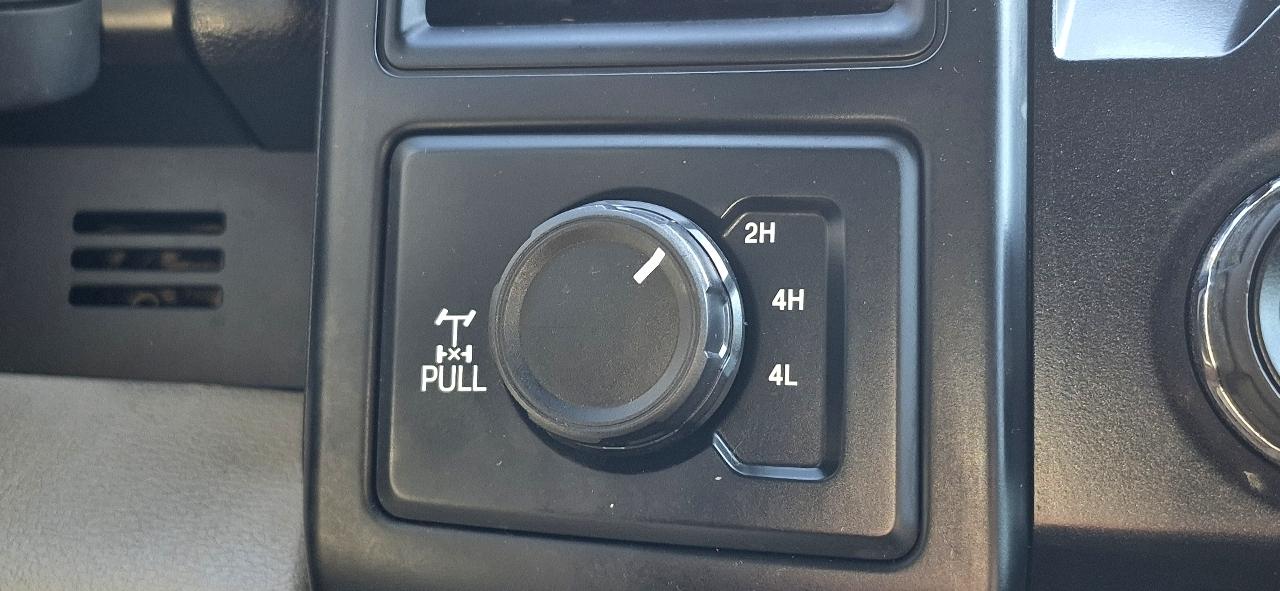 Ford F-150 4WD SuperCrew 145" STX 2018