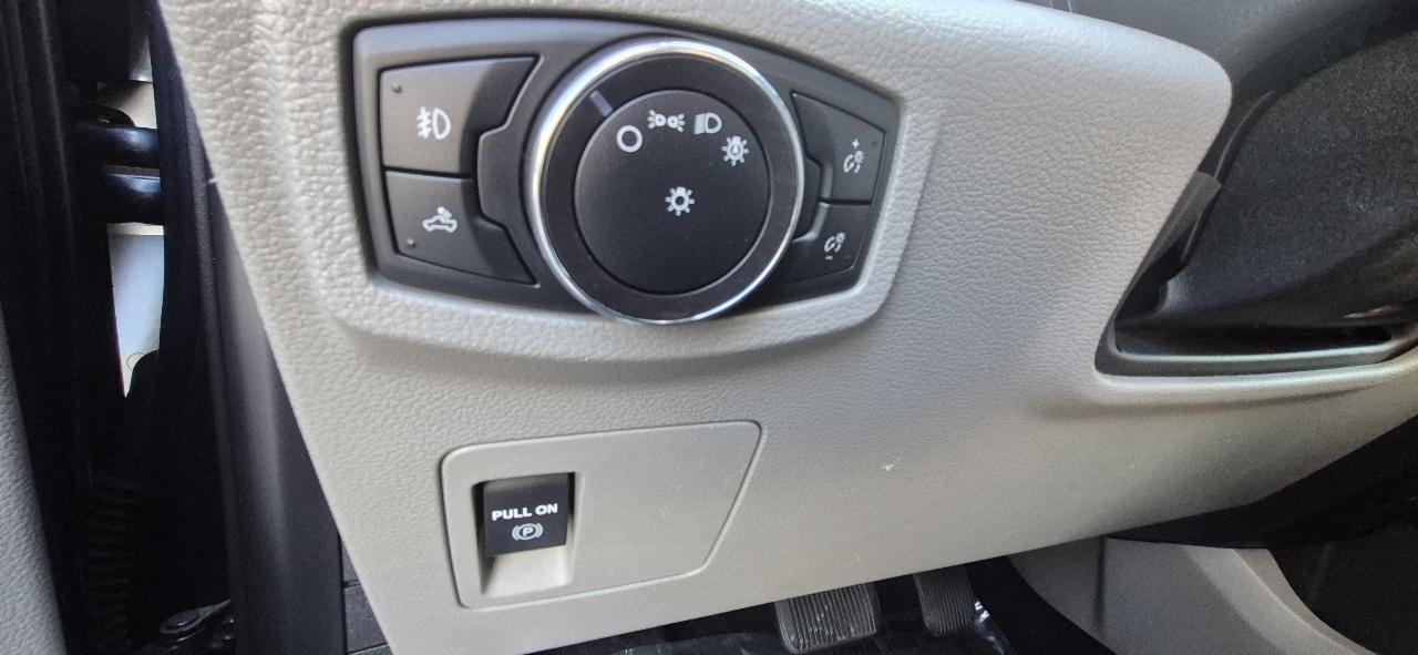 Ford F-150 4WD SuperCrew 145" STX 2018