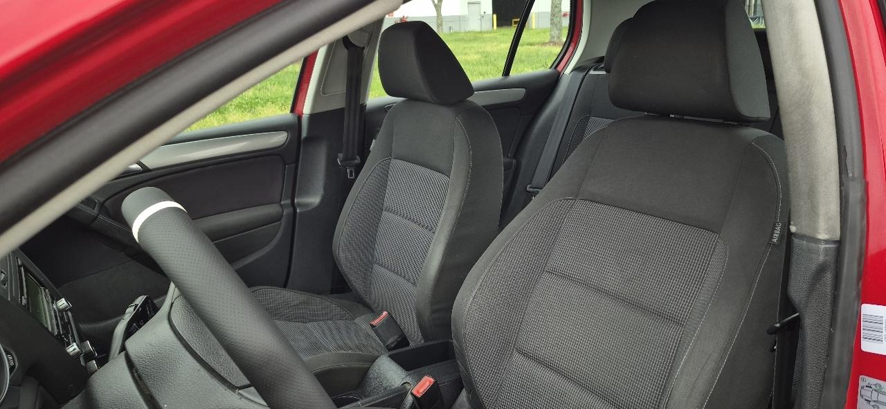 Volkswagen Golf 2.5L Conv & Sunroof 4 Door PZEV 2012