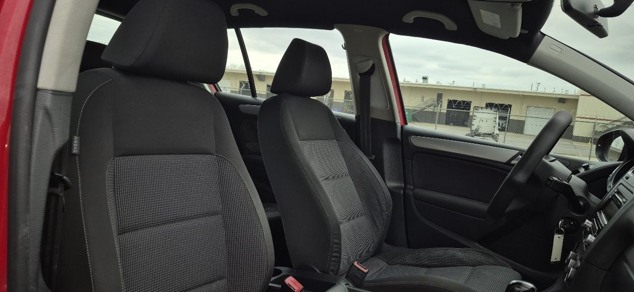 Volkswagen Golf 2.5L Conv & Sunroof 4 Door PZEV 2012