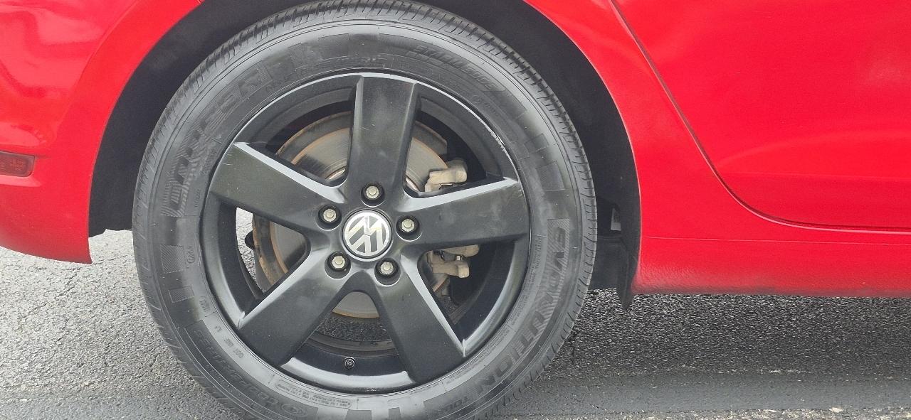 Volkswagen Golf 2.5L Conv & Sunroof 4 Door PZEV 2012