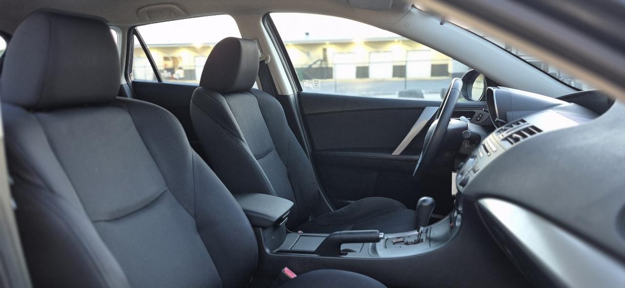 Mazda MAZDA3 s Sport 5-Door 2011