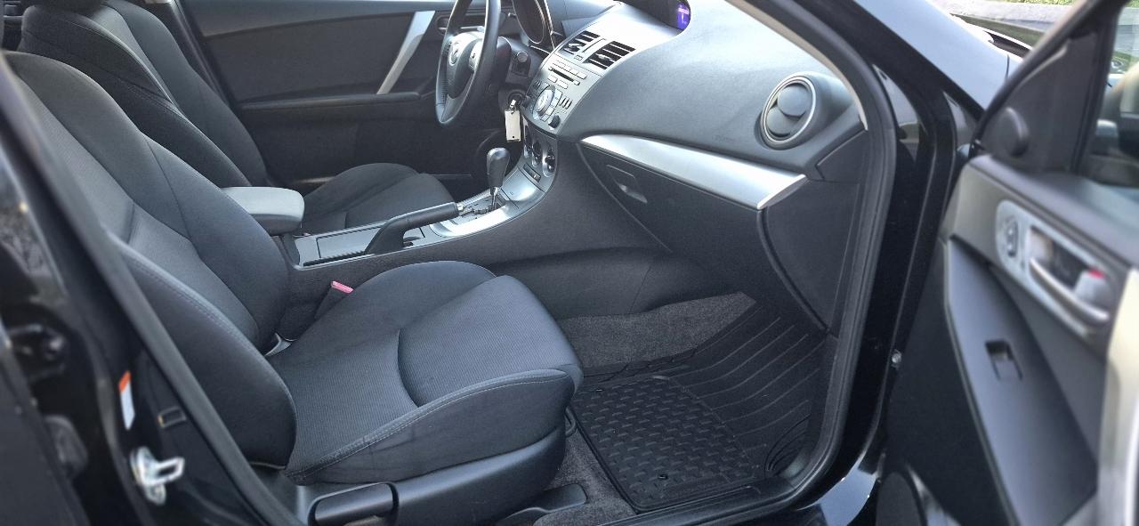 Mazda MAZDA3 s Sport 5-Door 2011