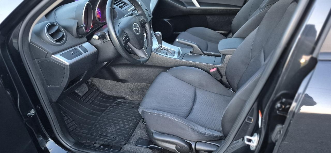 Mazda MAZDA3 s Sport 5-Door 2011
