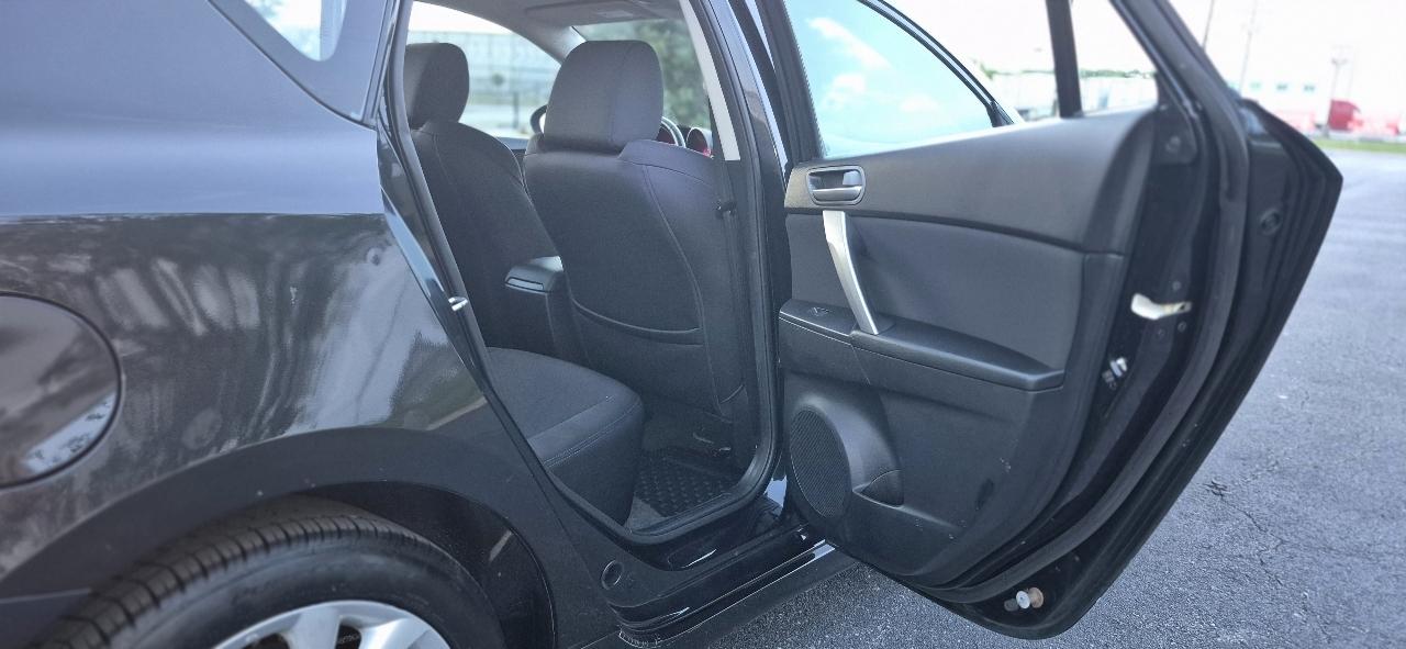 Mazda MAZDA3 s Sport 5-Door 2011