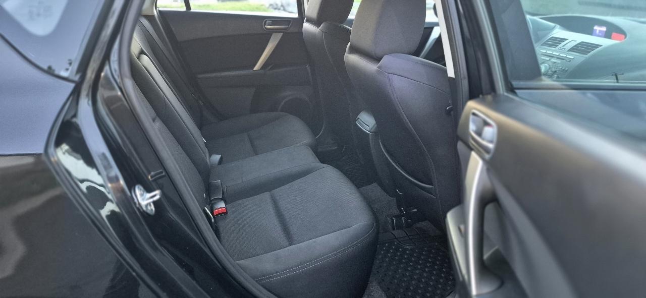 Mazda MAZDA3 s Sport 5-Door 2011