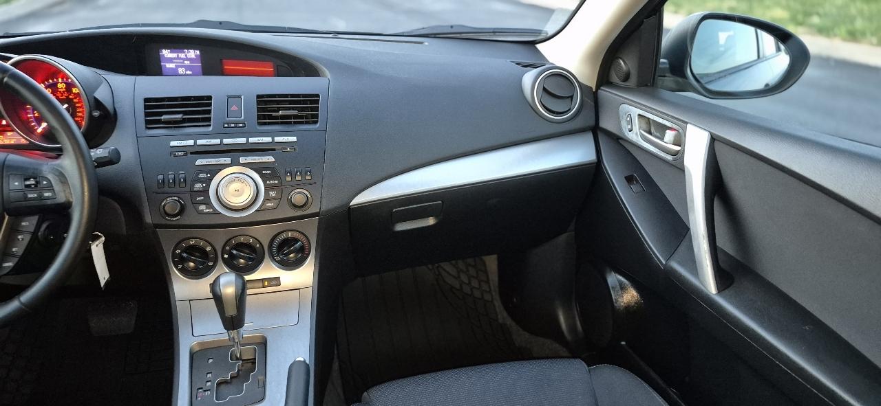 Mazda MAZDA3 s Sport 5-Door 2011