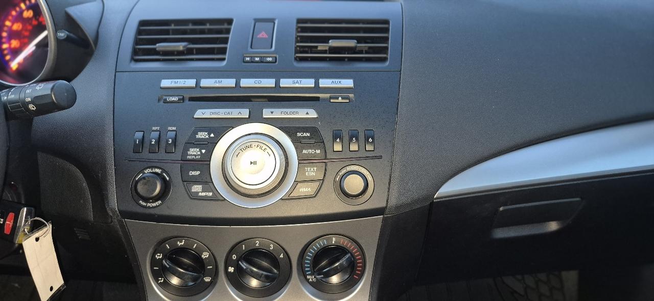 Mazda MAZDA3 s Sport 5-Door 2011