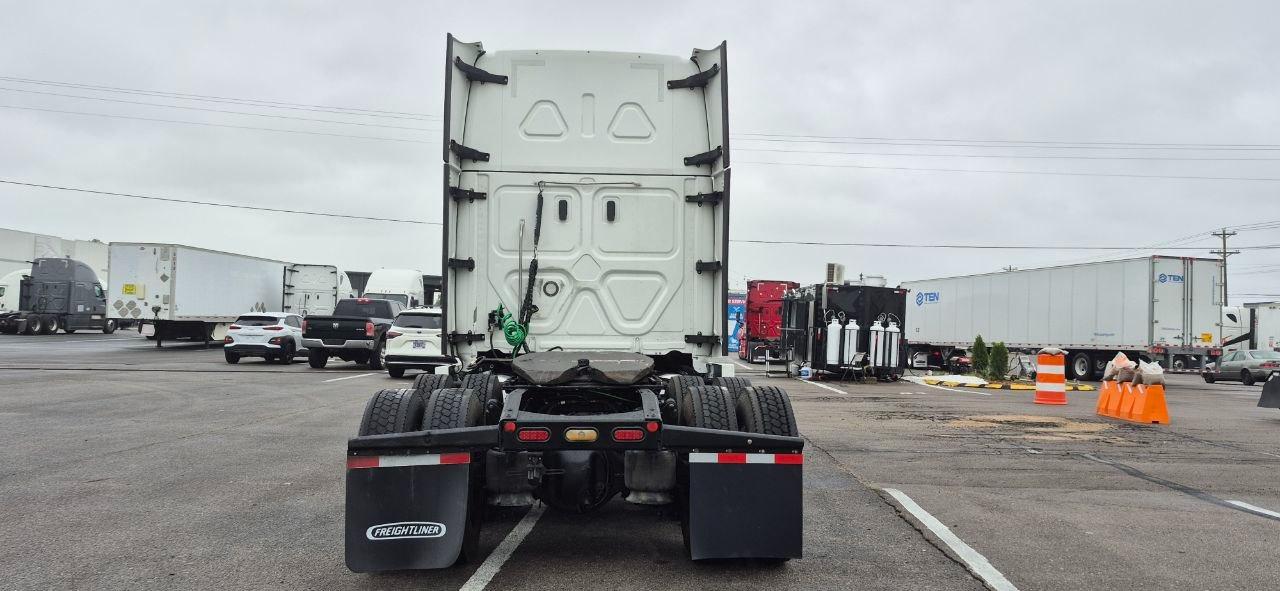 Freightliner Cascadia 125  2021