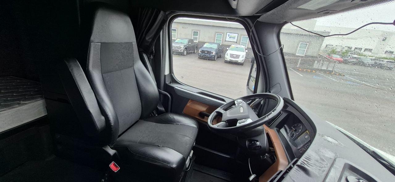 Freightliner Cascadia 125  2021