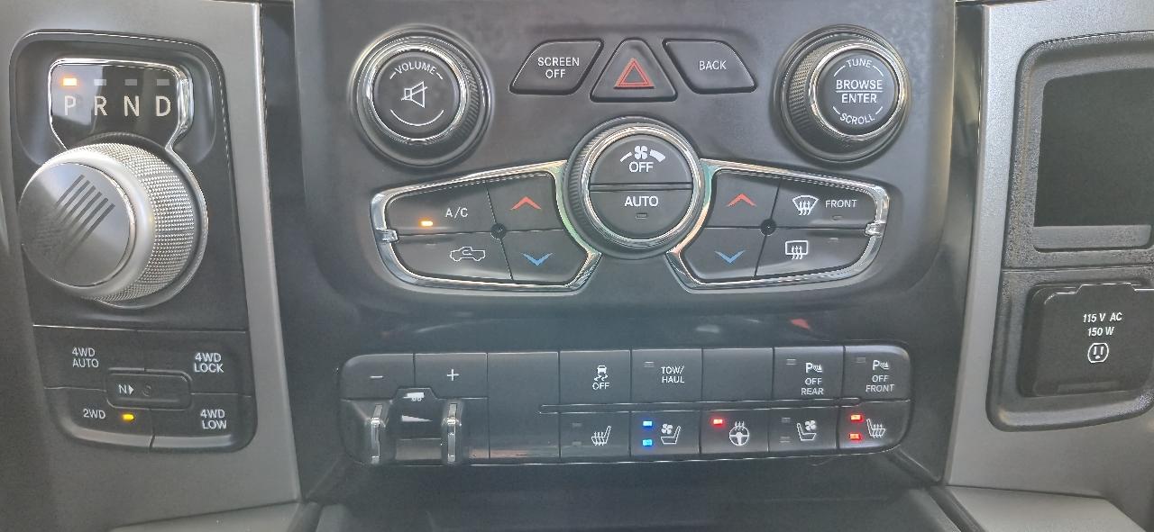 RAM 1500 Sport Crew Cab LWB 4WD 2016