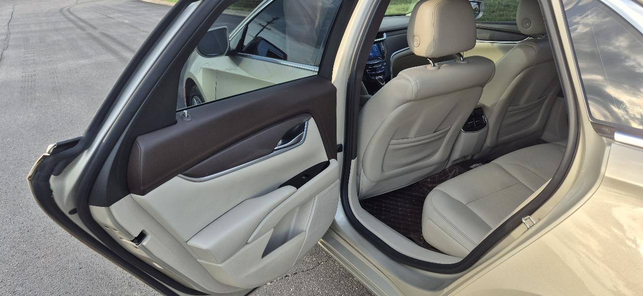 Cadillac XTS 4dr Sdn FWD 2015