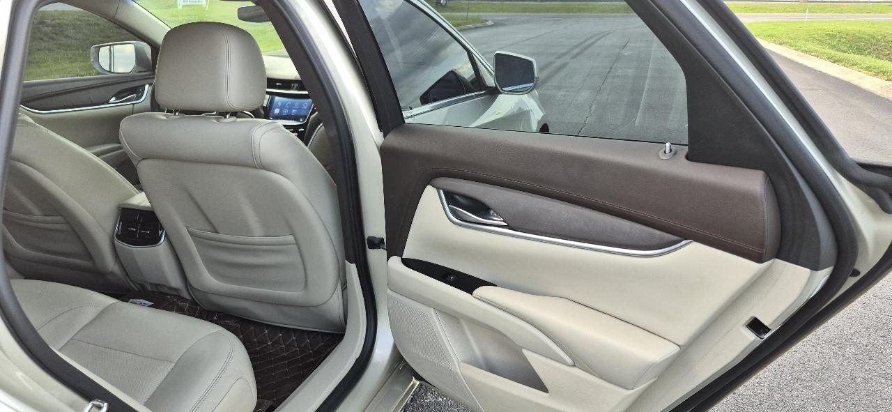 Cadillac XTS 4dr Sdn FWD 2015