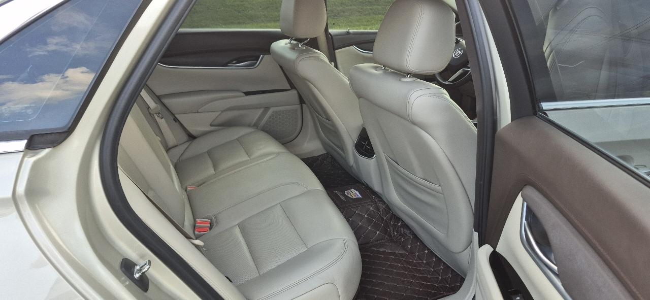 Cadillac XTS 4dr Sdn FWD 2015