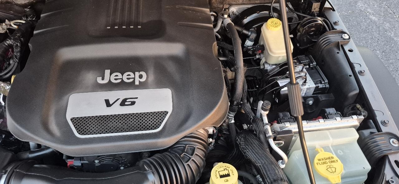 Jeep Wrangler Unlimited 4WD 4dr Sport 2014