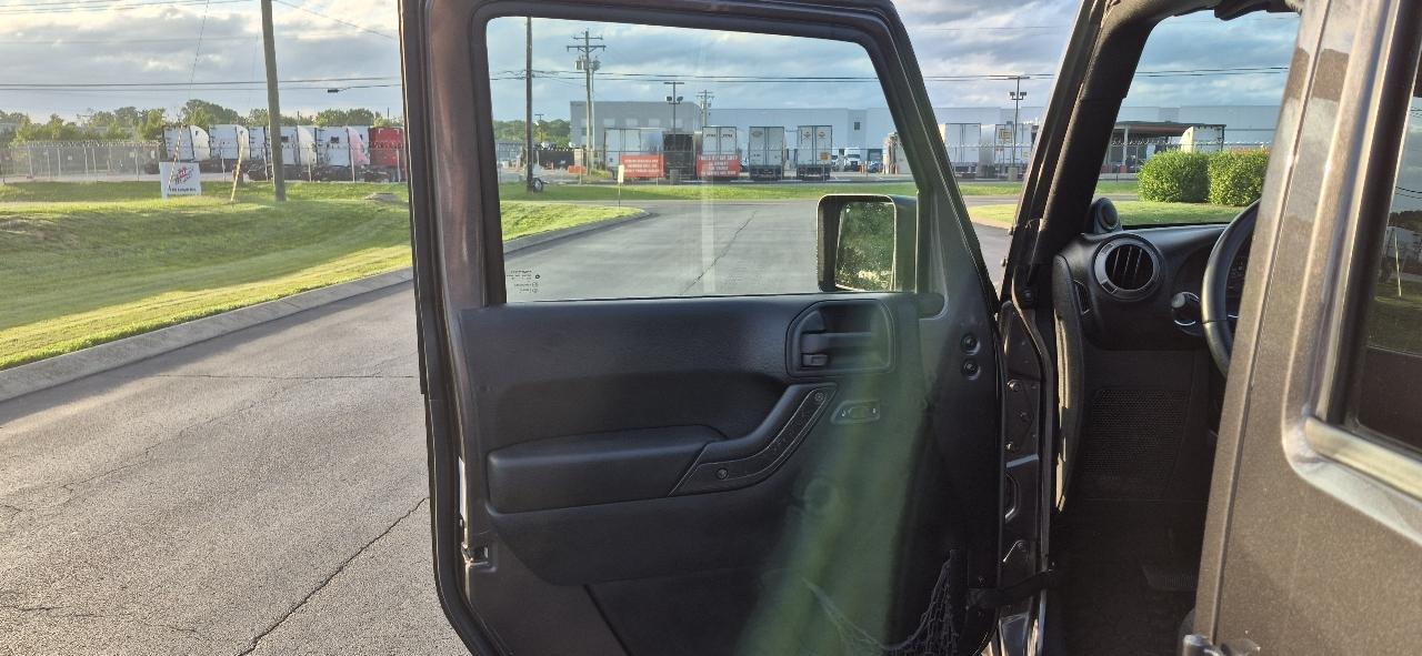 Jeep Wrangler Unlimited 4WD 4dr Sport 2014