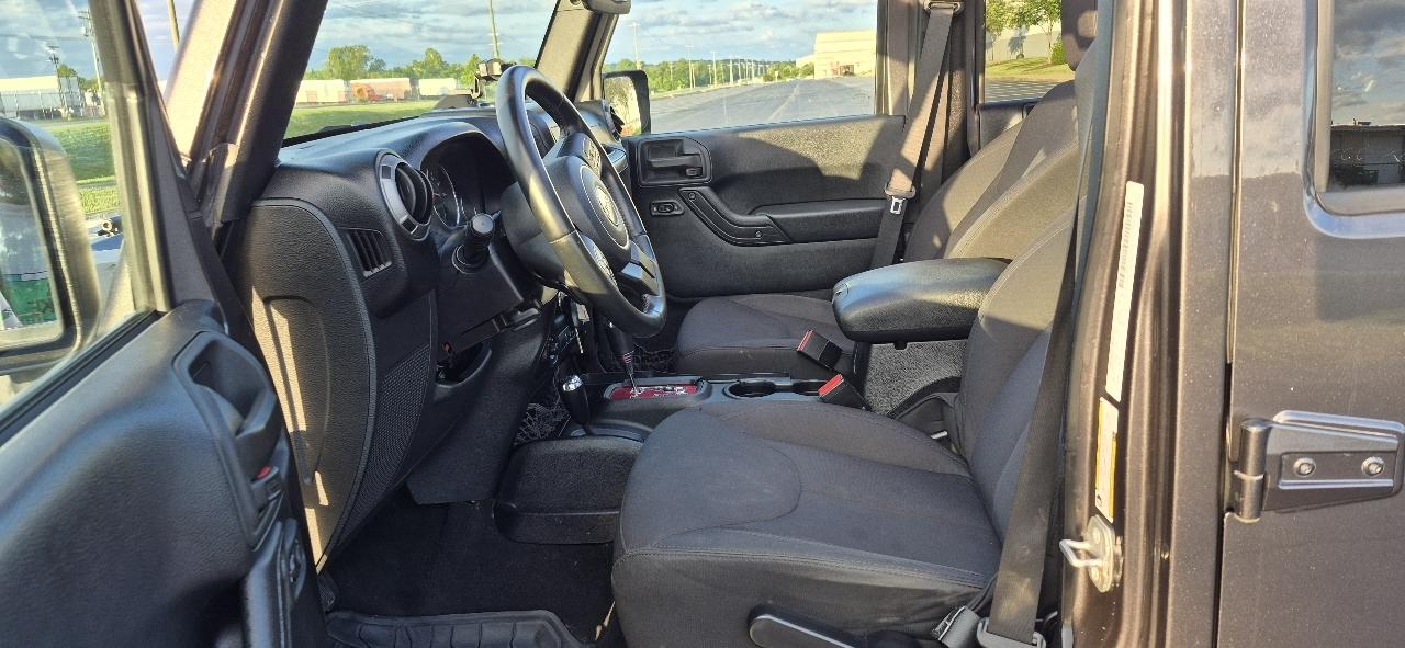 Jeep Wrangler Unlimited 4WD 4dr Sport 2014