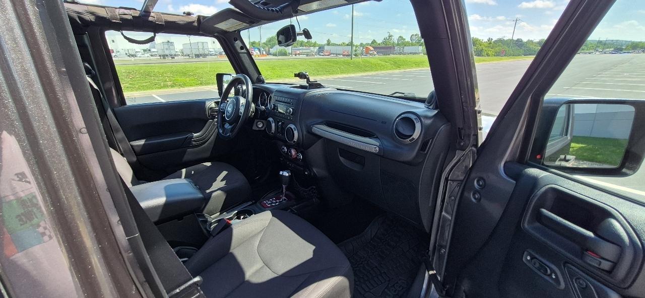 Jeep Wrangler Unlimited 4WD 4dr Sport 2014