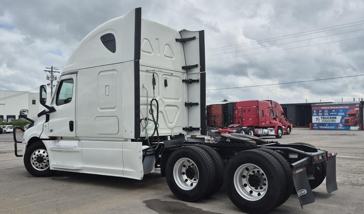 Freightliner New Cascadia 126  2021