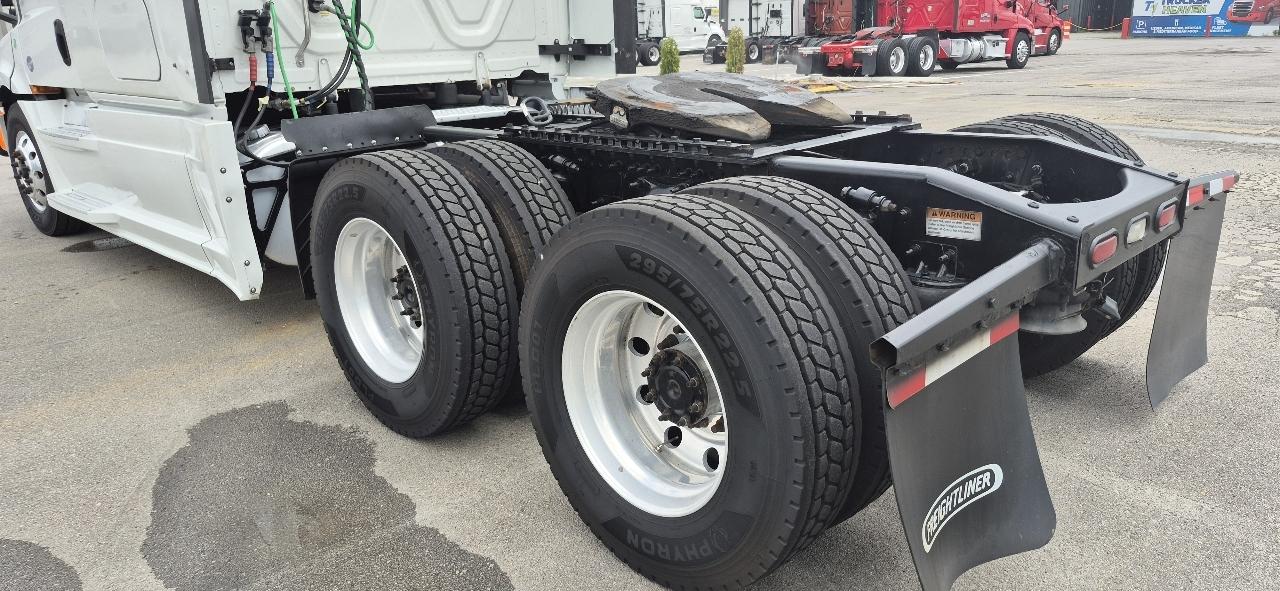 Freightliner New Cascadia 126  2021