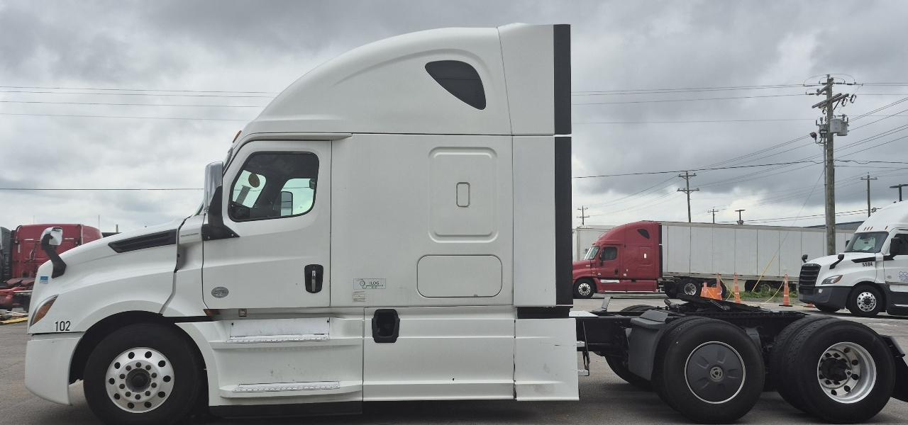Freightliner New Cascadia 126  2020