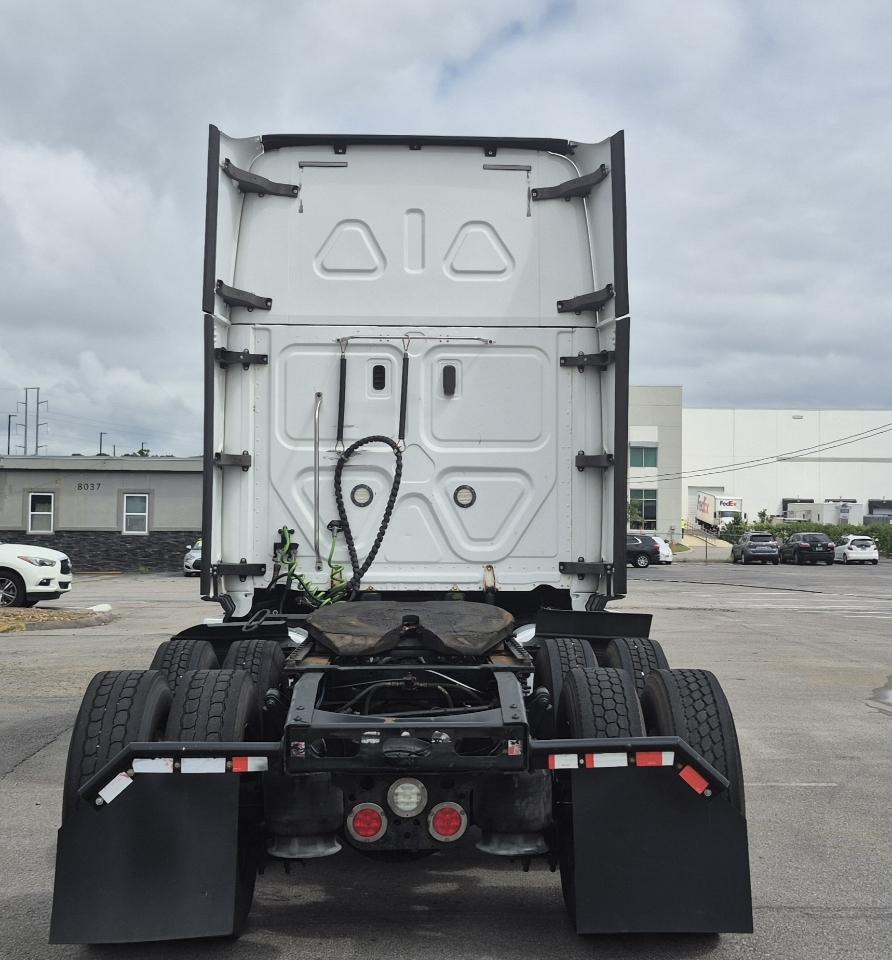 Freightliner New Cascadia 126  2020