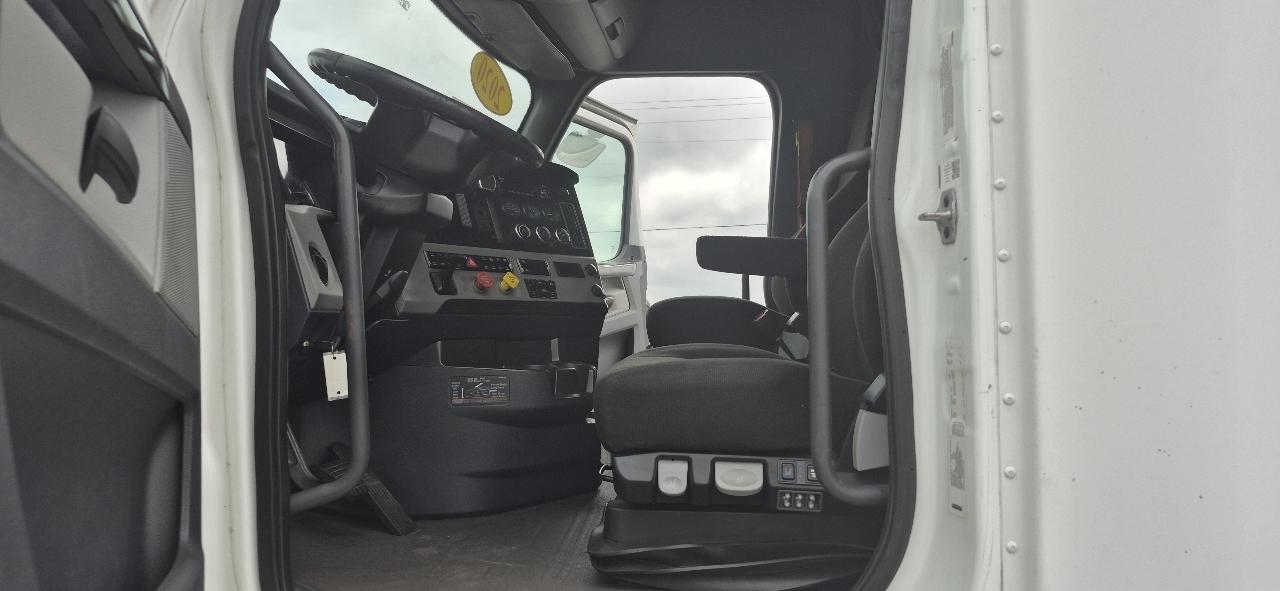 Freightliner New Cascadia 126  2020