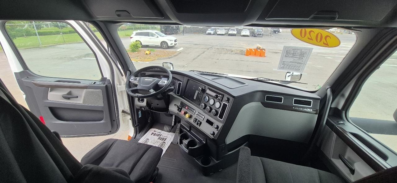Freightliner New Cascadia 126  2020