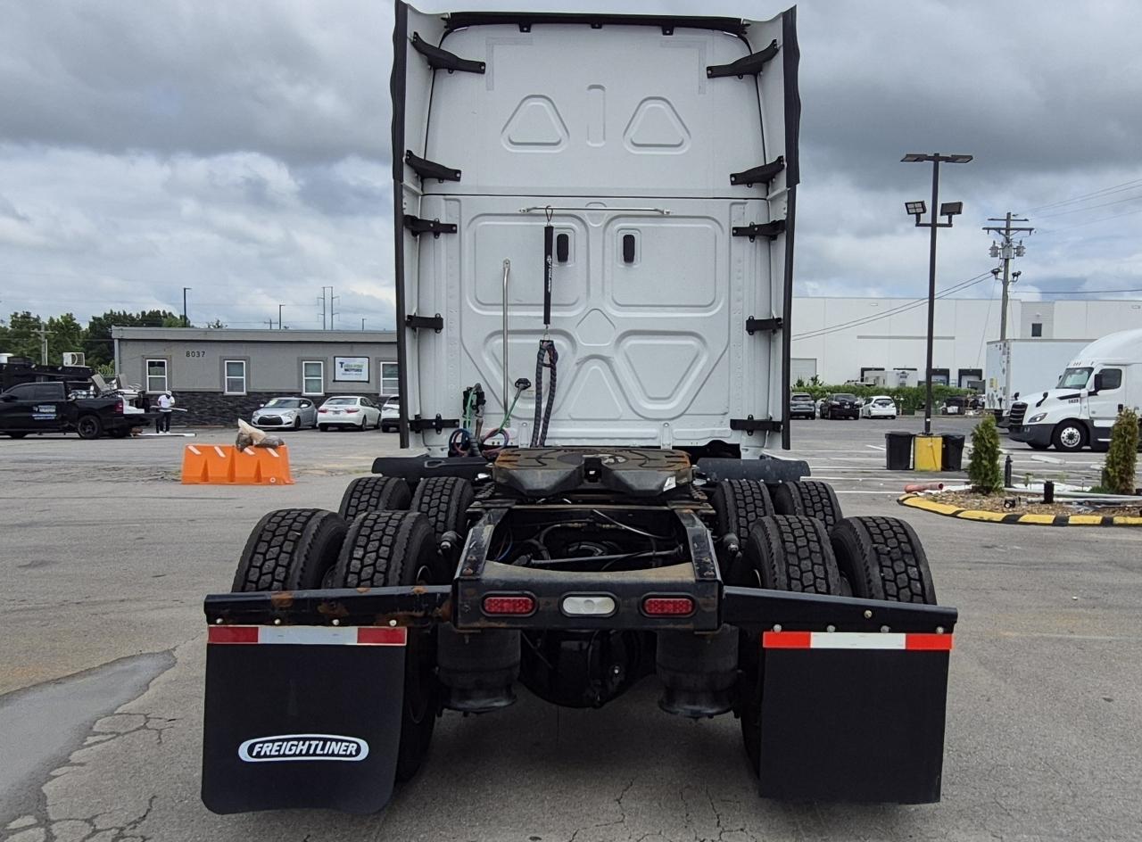 Freightliner New Cascadia 126  2022