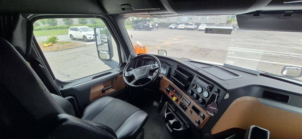 Freightliner New Cascadia 126  2022