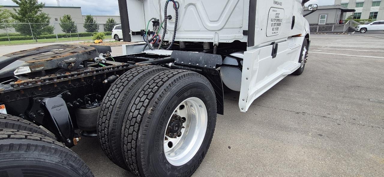Freightliner New Cascadia 126  2022