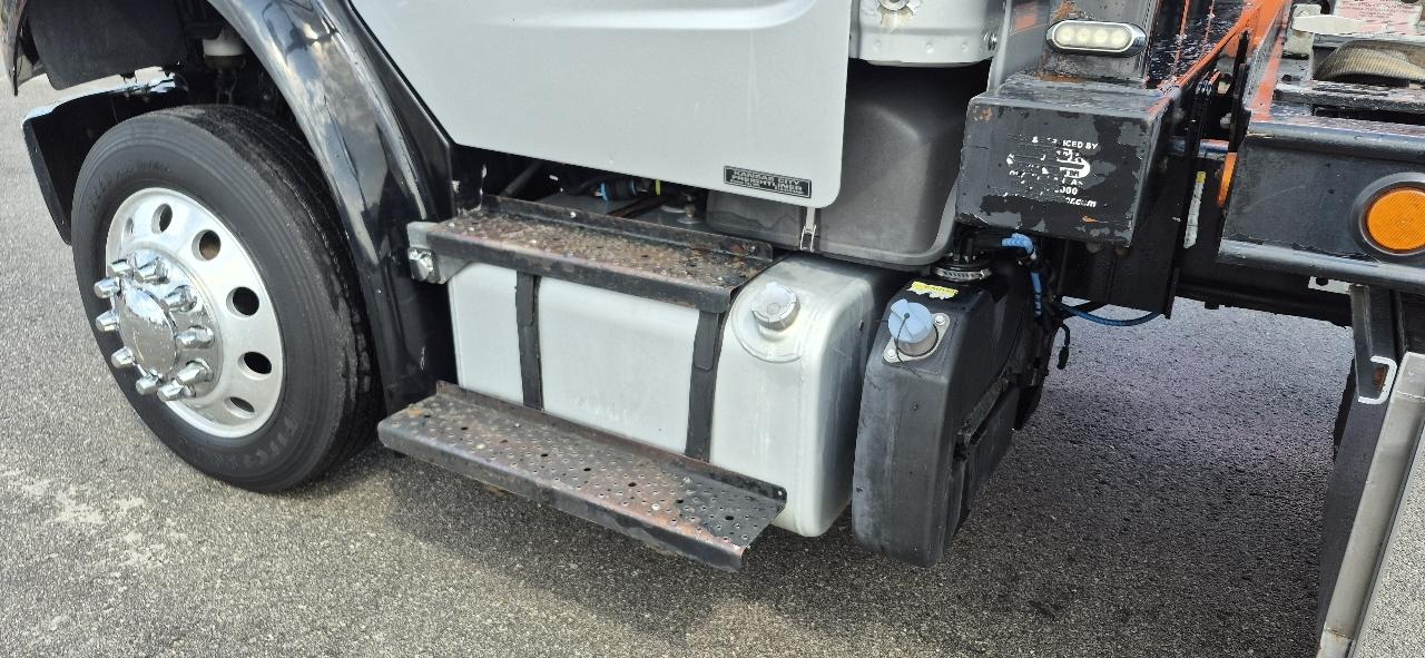 Freightliner M2 106 Medium Duty  2014