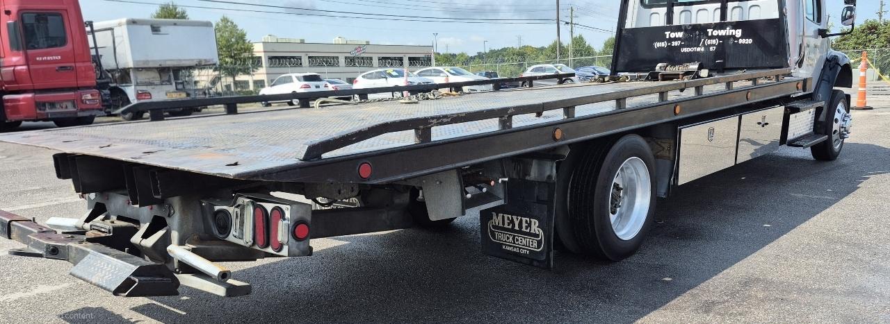 Freightliner M2 106 Medium Duty  2014