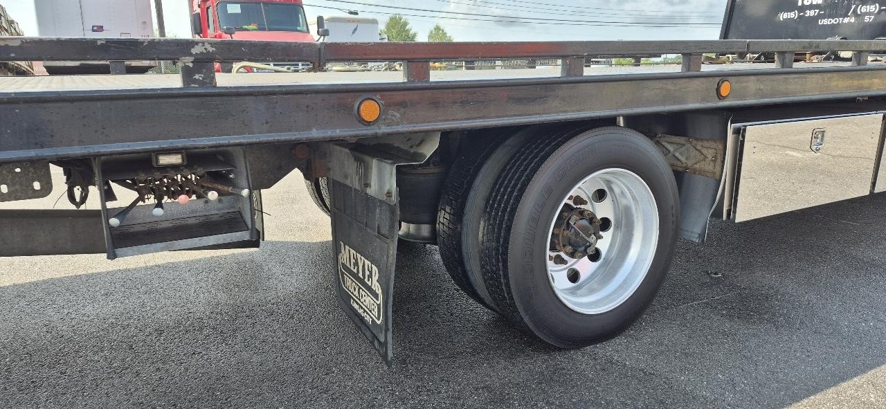 Freightliner M2 106 Medium Duty  2014