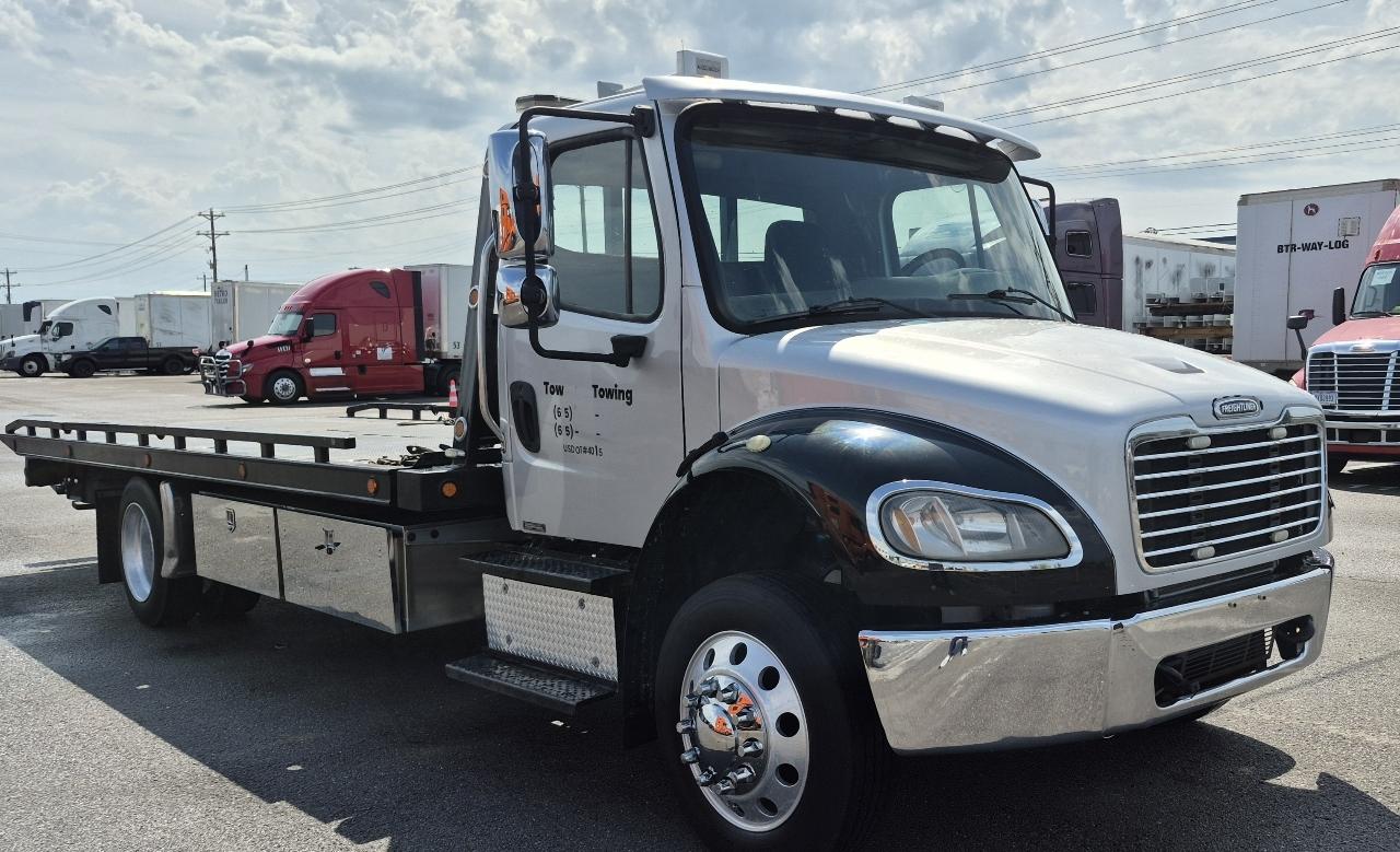 Freightliner M2 106 Medium Duty  2014