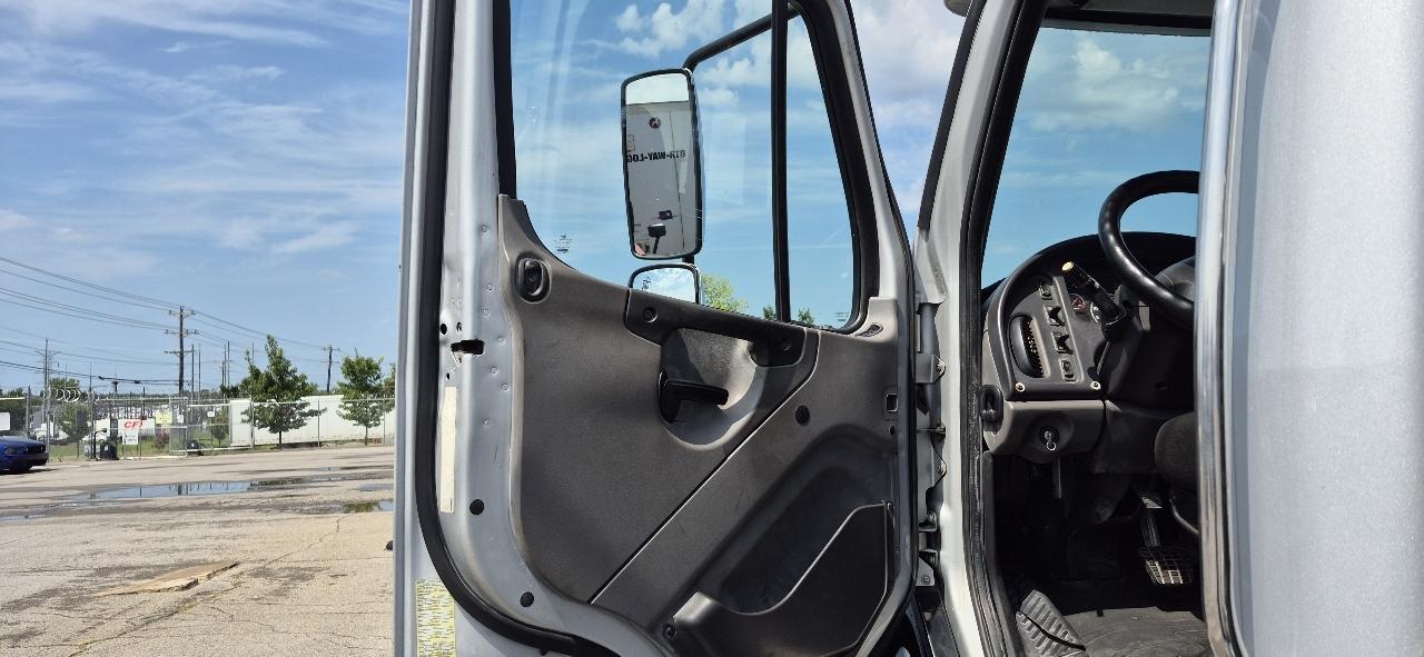 Freightliner M2 106 Medium Duty  2014